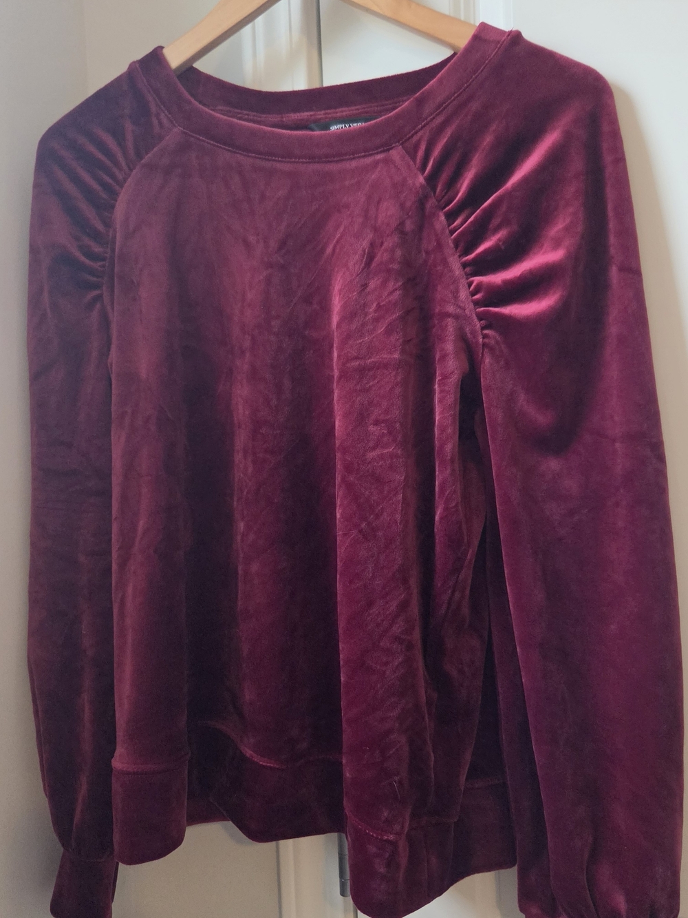 Simply Vera Vera Wang Velvet Raglan Sweatshirt in Wine